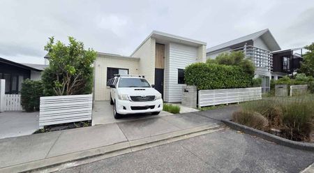 Hobsonville, 2 Bedrooms, $700 - Photo 4