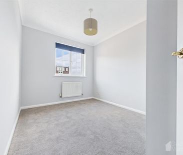 4 bedroom end of terrace house to rent - Photo 6