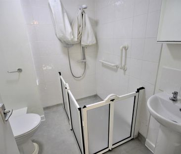 1 bedroom ground floor flat to rent - Photo 3
