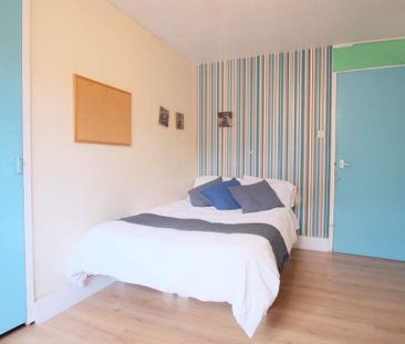 3 bedroom flat share to rent - Photo 2