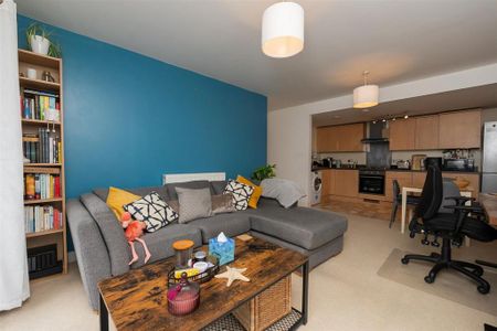 2 bedroom flat to rent - Photo 5