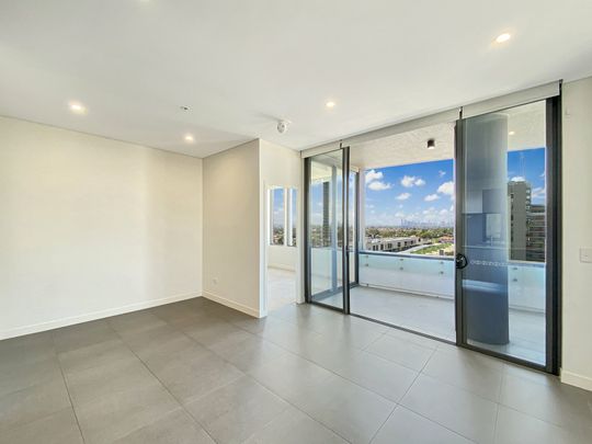Stunning 2 Bedroom Apartment With City Views! - Photo 1