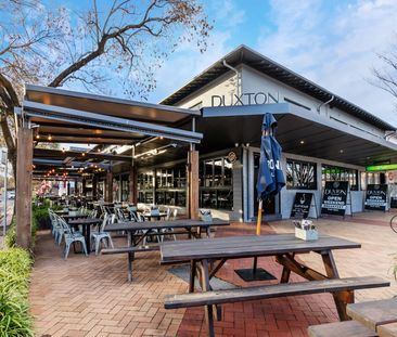 Midtown. Convenient. Walk everywhere. - Photo 2