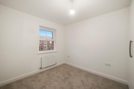 2 bedroom end of terrace house to rent - Photo 4