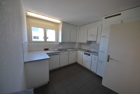 Moderne , grosszügige Wohnung mit viel Raumgefühl, Cheminée und sonnigem Balkon/Wintergarten - Photo 4