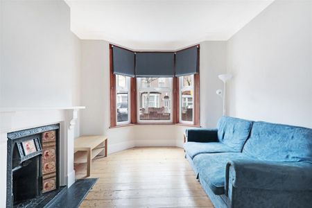 3 Bedroom House - End Terrace To Let - Photo 3