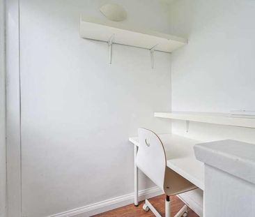 Claudia Place, Southfields, SW19 - Photo 5