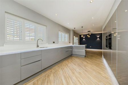5 bedroom detached house to rent - Photo 3