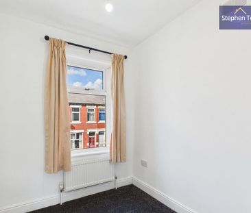 3 bedroom end of terrace house to rent - Photo 4