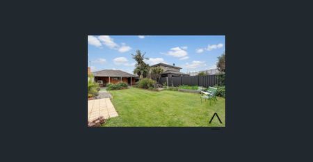 Spacious Family Home - Photo 3