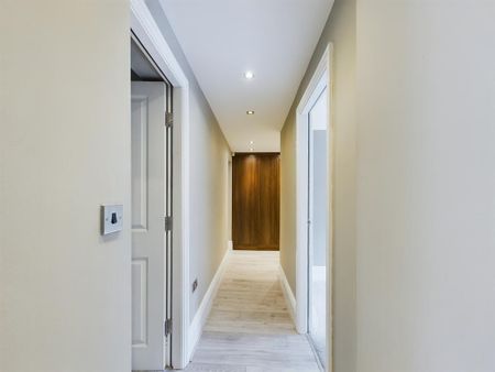 3 bedroom penthouse to rent - Photo 3