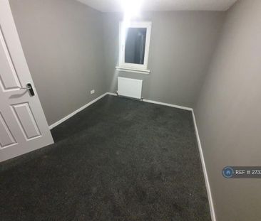 3 bedroom end of terrace house to rent - Photo 4