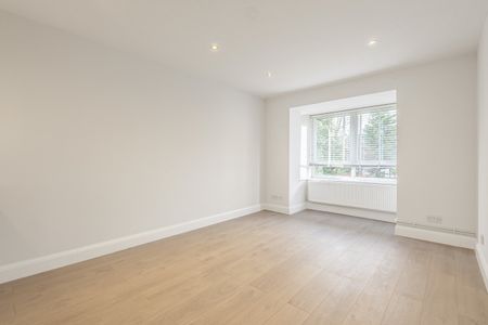 Gunnersbury Gardens, Acton, London, W3 - Photo 5