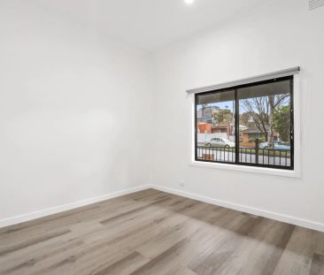 Classic Charm - Photo 5