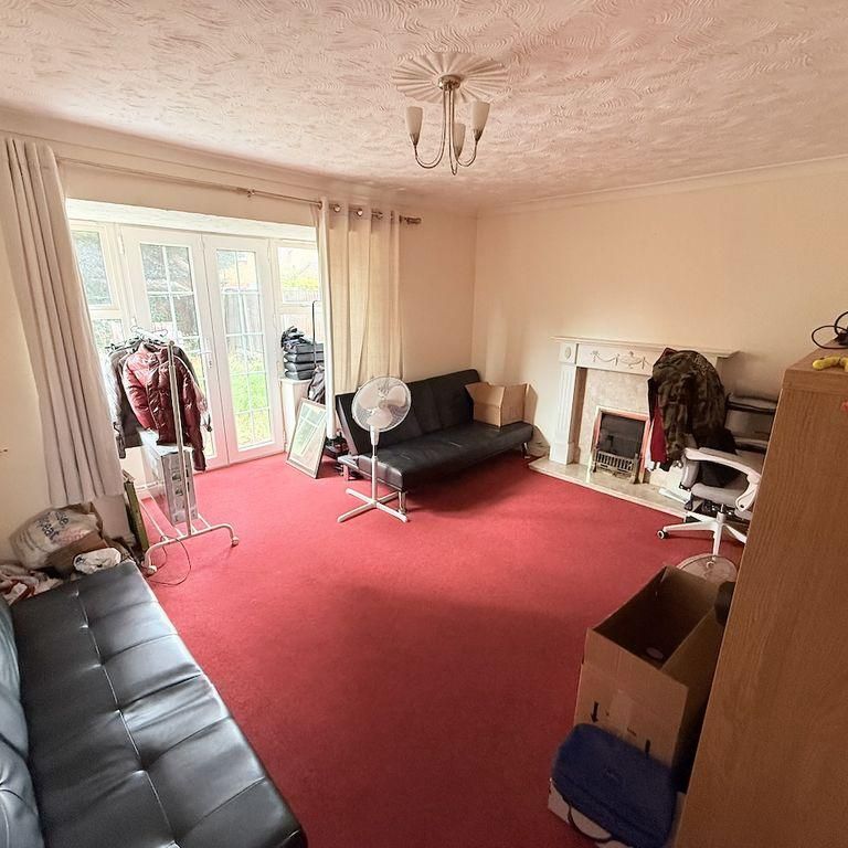 4 bedroom detached house to rent - Photo 1
