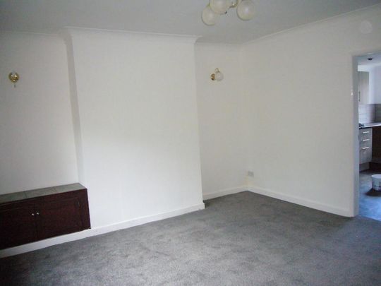 3 bedroom end of terrace house to rent - Photo 1