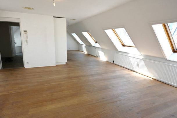 Über den Dächern von Linz – Geräumige 3-Zimmer-Dachgeschosswohnung mit Charme, Ausblick & viel Licht - Foto 1