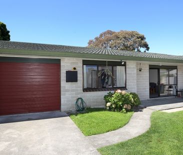 Spacious and Modern Parkvale Unit - Photo 2