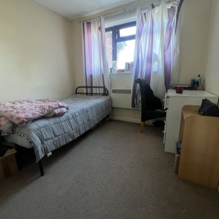 1 bedroom in a house share to rent - Photo 1