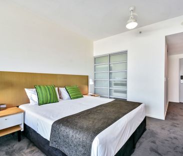 STUNNING STUDIO APARTMENT IN CBD - ELECTRICITY INCLUDED - Photo 1
