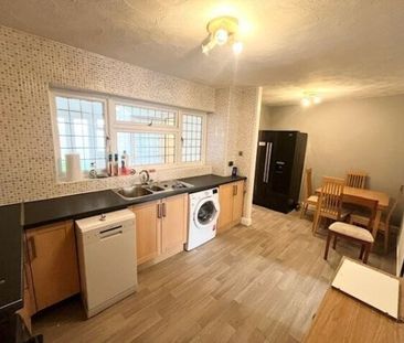 Portnoi Close, Romford, RM1 4AP, Property for rent - Photo 4