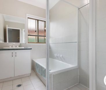 SPACIOUS TWO BEDROOM UNIT! - Photo 3