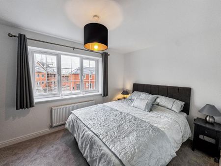 4 bedroom detached house to rent - Photo 4