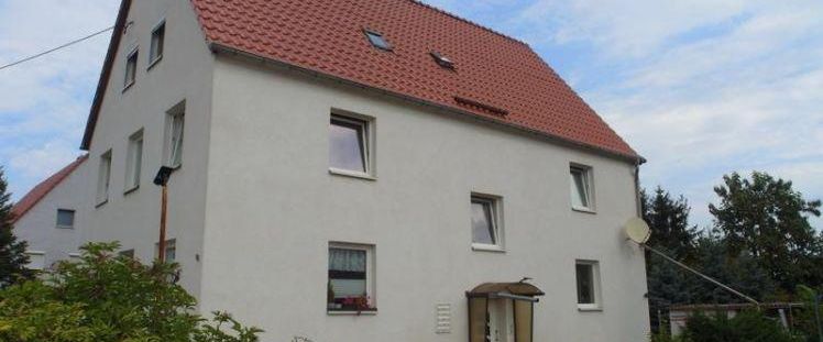 Ab März 2026: Kleine 2-Zimmer-Wohnung in RÖDERAU mit Laminatboden & Bad mit Dusche - Photo 1