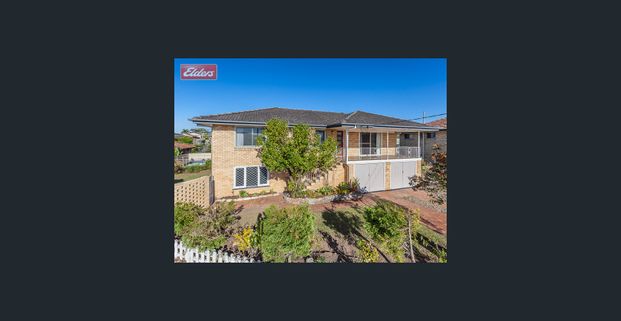 Modern and Spacious Marvel - Photo 1