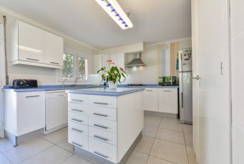 FOR RENT VILLA MORAIRA with 4 bedrooms for LONG TERM NEAR THE BEACH AND THE CITY