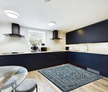 1 bedroom Flat To Let - Photo 3