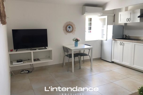 HYERES HISTORIQUE - TRES BEAU T2 MEUBLE DE 35.80 M2 - Photo 1