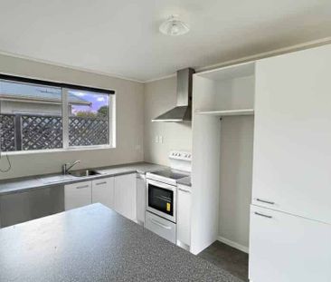 3 Bed 1 bath - Tidy Home - Photo 2