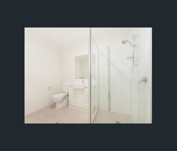 EASY LIVING 2 BEDROOM HOME WAITING FOR YOU TO MOVE IN! - Photo 4