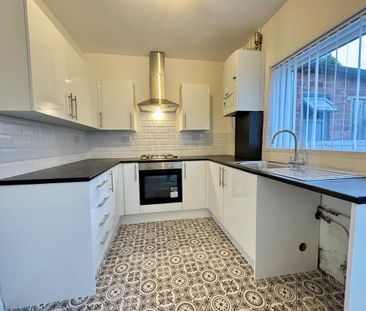 3 bedroom terraced house to rent - Photo 5