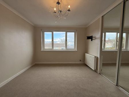 3 bedroom end of terrace house to rent - Photo 3