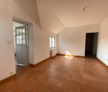 Location Appartement 3 pièces 97m² SAUMUR 49400 - Photo 2