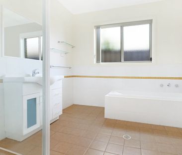 Single Level Home By The Sea - Photo 4