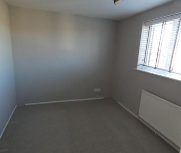 2 bedroom semi-detached house to rent - Photo 3