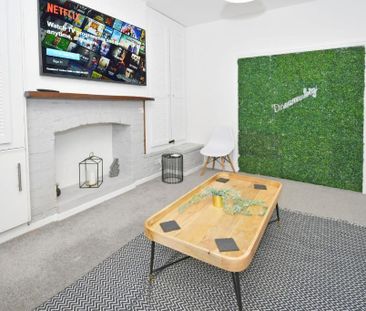 1 bedroom in a house share to rent - Photo 2