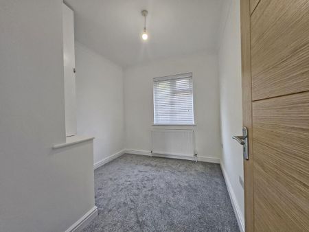 3 bedroom end of terrace house to rent - Photo 5