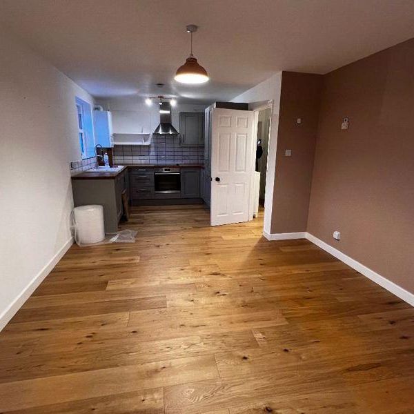 2 bedroom property to rent - Photo 1