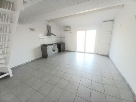 LA FARE LES OLIVIERS APPARTEMENT T1 MEZZANINE TERRASSE ET PARKING, - Photo 3