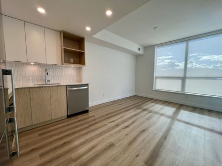 Bertram Beauty: 1 Bdrm+Den on the 28th Floor - Photo 5