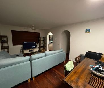 Burleigh Heads - Photo 1