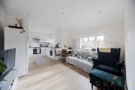 3 bedroom apartment to rent - Photo 2