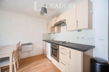 Studio to rent - Photo 5