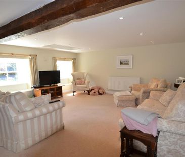 4 bedroom semi-detached house to rent - Photo 2