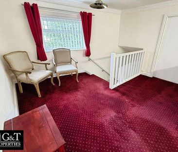 Flat Above Stourbridge Road, B63 - Photo 3