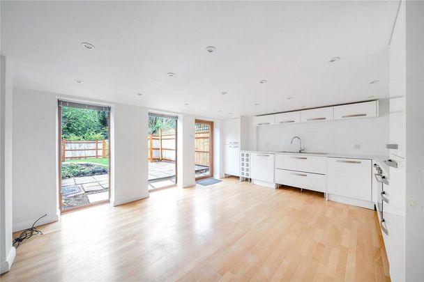 3 bedroom semi-detached house to rent - Photo 1